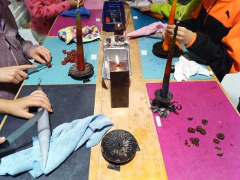 Kerzenziehen beim Ortsverein Hegi