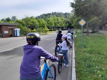 Verkehrsgarten mit der 4. Klasse